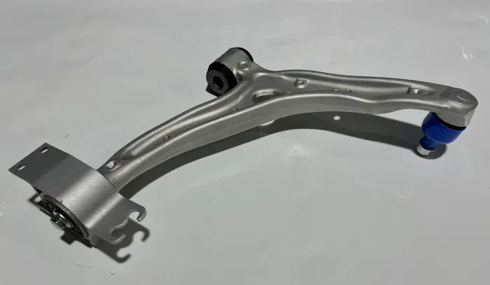 1563300500 Suspension Parts Control Arm for MERCEDES-BENZ CLA, INFINITI Q30