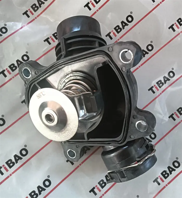 11517789014 Engine Parts Thermostat for BMW 5 (E60), X3 (E83), X6 (E71, E72), X5 (E53), 6 Convertible (E64), 3 (E46), 7 (E65, E66, E67), 1 (E87)