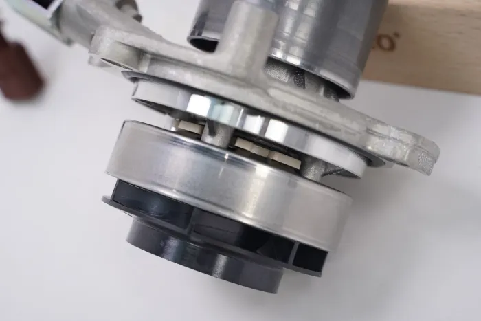 04L121011E Engine Parts Water Pump for AUDI Q2, VW TIGUAN, MAN TGE Van, SEAT LEON Hatchback Van (5F1), SKODA KAROQ (NU7, ND7)