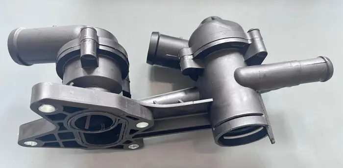 03C121111H Engine Parts Thermostat Housing for AUDI A3, VW EOS, SKODA LAURA II (1Z3), OCTAVIA II (1Z3)
