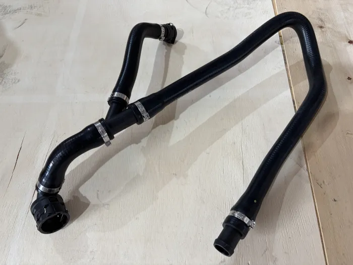 17127646157 Engine Parts Cooling Water Pipe for 