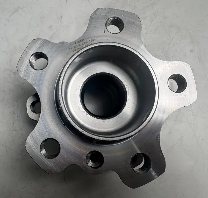 31206879159 Transmission Parts Wheel Hub for BMW i4 (G26), 2 Active Tourer (U06), 4 Coupe (G22, G82), X3 Van (G01), 3 (G20, G80, G28), 5 (G30, F90), 8 Coupe (G15, F92), 6 Gran Turismo (G32), 7 (G11, G12), X4 (G02, F98), Z4 Roadster (G29)