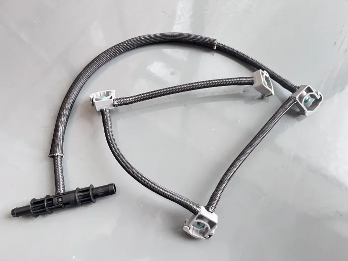 6460702132 Engine Parts Oil Drain Pipe for MERCEDES-BENZ C-CLASS (W204), E-CLASS T-Model (S211)