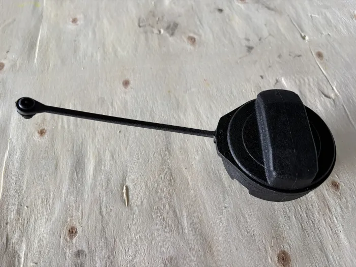 1J0201550A Fuel Tank Cap for AUDI A1, VW POLO Vivo, SEAT LEON (1P1), SKODA FABIA I Saloon (6Y3)