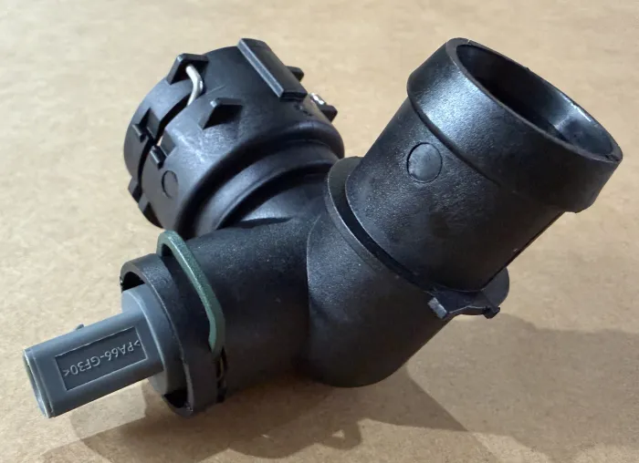 5Q0122291AK Engine Parts Pipe Connector for AUDI A3, VW PASSAT, SEAT ATECA (KH7, KHP), SKODA KODIAQ (NS7, NV7, NS6)