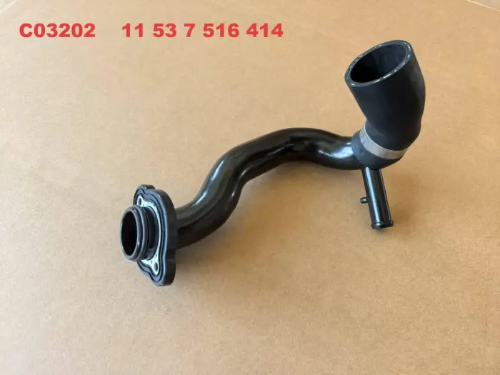 11537516414 Engine Parts Cooling Water Pipe for BMW 3 Touring (E91), X1 (E84), Z4 Roadster (E85), 5 Touring (E61), X3 (E83), 1 (E87), 6 Convertible (E64), 7 (E65, E66, E67)