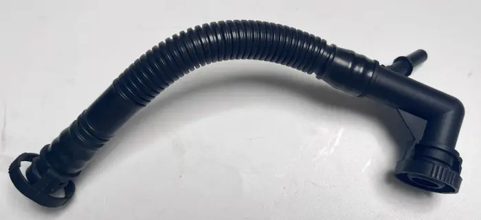 11611440317 Engine Parts Breather Hose for BMW 3 (E46), Z3 Roadster (E36), 5 (E39), 7 (E38)