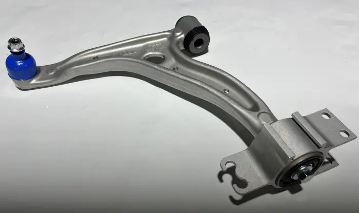 1563300500 Suspension Parts Control Arm for MERCEDES-BENZ CLA, INFINITI Q30