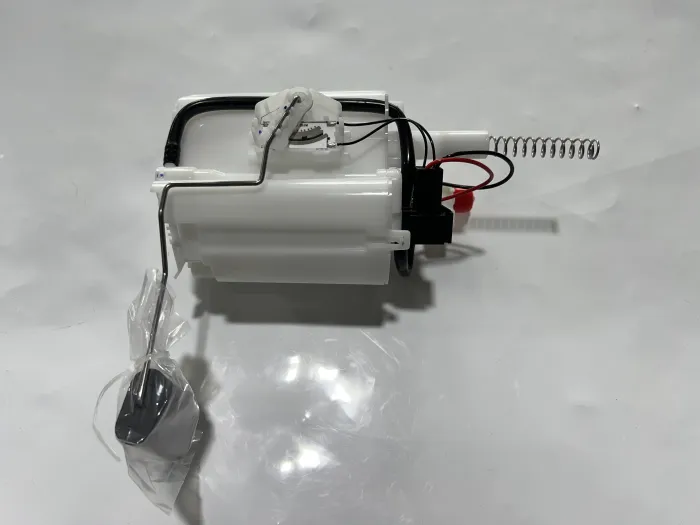 2034702394 Engine Parts Fuel Pump for MERCEDES-BENZ C-CLASS (W203), CLK (C209)