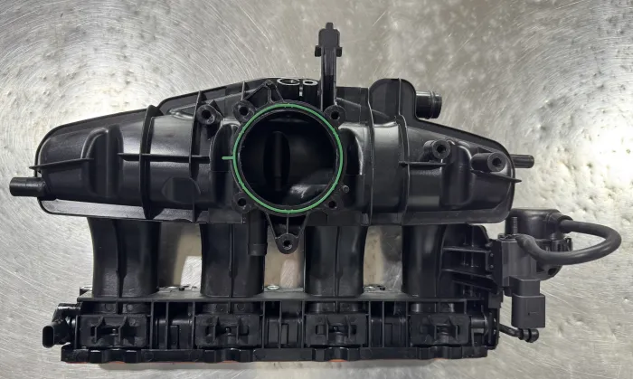 06J133201BH Engine Parts Intake Manifold Complate for AUDI Q3, VW CC, SEAT ALHAMBRA (710, 711), SKODA SUPERB II (3T4)