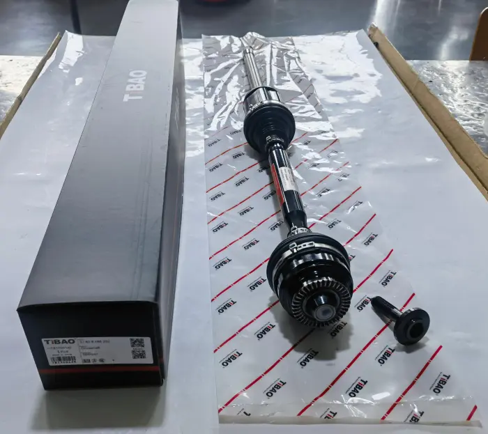 31608486202 Transmission Parts Driveshaft for BMW X7 (G07), X6 (G06, F96), X5 (G05, F95)