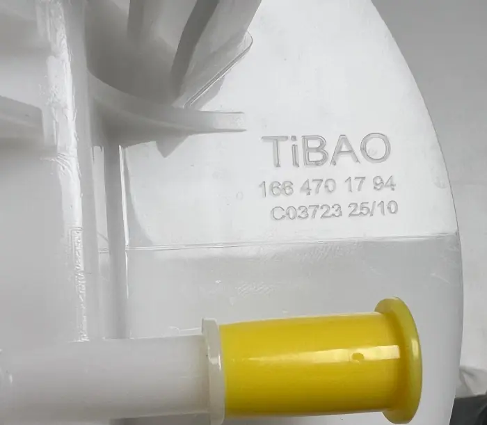 1664701794 Engine Parts Fuel Pump for