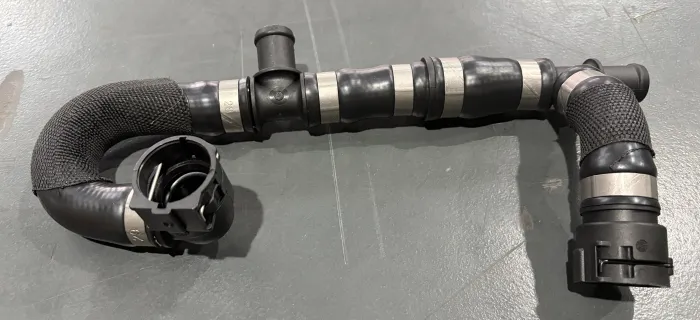 4F0819375B Engine Parts Cooling Water Pipe for AUDI A6 C6 Avant (4F5)