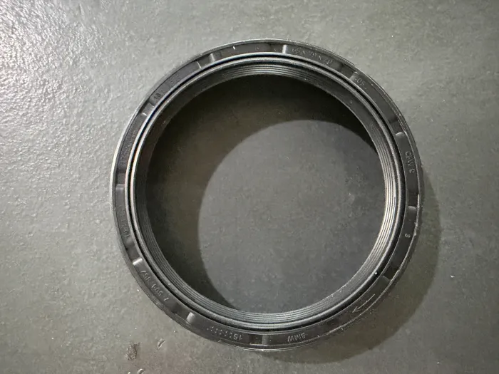 11117511395 Engine Parts Crankshaft Oil Seal for BMW 5 Touring (E61), 7 (E65, E66, E67), X3 (E83), X5 (E70), 3 Compact (E46), X1 (E84), Z4 Roadster (E85), 1 (E87), X6 (E71, E72), 6 Convertible (E64)