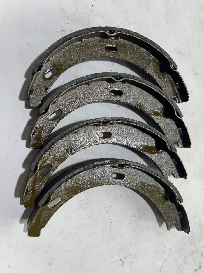 1244200320 Brake Shoe Set for MERCEDES-BENZ A-CLASS (W168), B-CLASS Sports Tourer (W245), SLK (R170), C-CLASS (W202), E-CLASS Coupe (C124), CLK (C208), SL (R129), 124 Saloon (W124), 190 (W201)