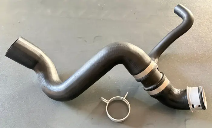 1645011182 Engine Parts Cooling Water Pipe for MERCEDES-BENZ GL-CLASS (X164), M-CLASS (W164)