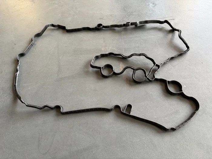 11128618515 Engine Parts Valve Cover Gasket for BMW X1 (F48), 2 Active Tourer (F45)