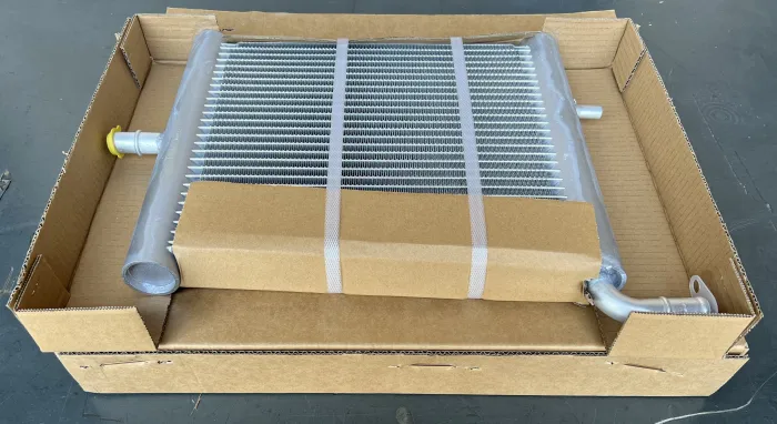 LR034577 Engine Parts Radiator for LAND ROVER DISCOVERY V (L462), RANGE ROVER IV (L405), RANGE ROVER SPORT II (L494)