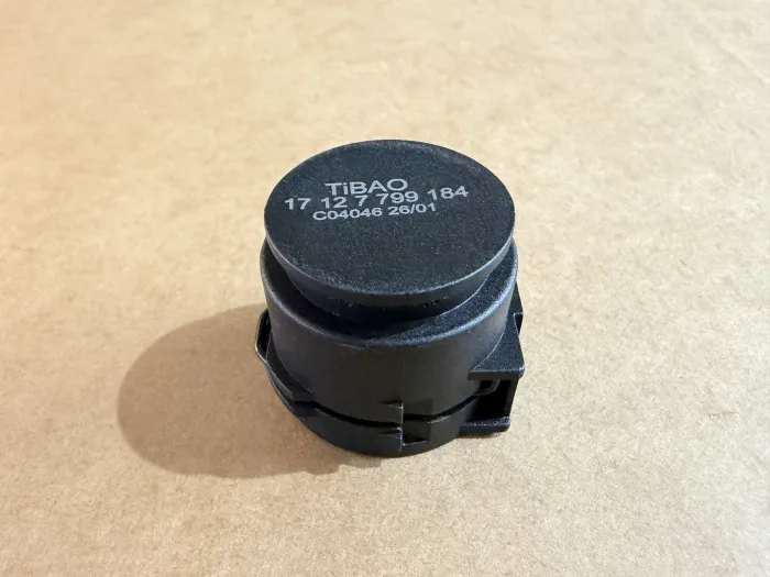 17127799184 Engine Parts Pipe Connector for BMW 5 Gran Turismo (F07), 6 Gran Turismo (G32), 1 (F21), 2 Coupe (F22, F87), 3 (F30, F80), 7 (F01, F02, F03, F04), X3 (F25), 4 Coupe (F32, F82), X5 (E70), X6 (E71, E72)