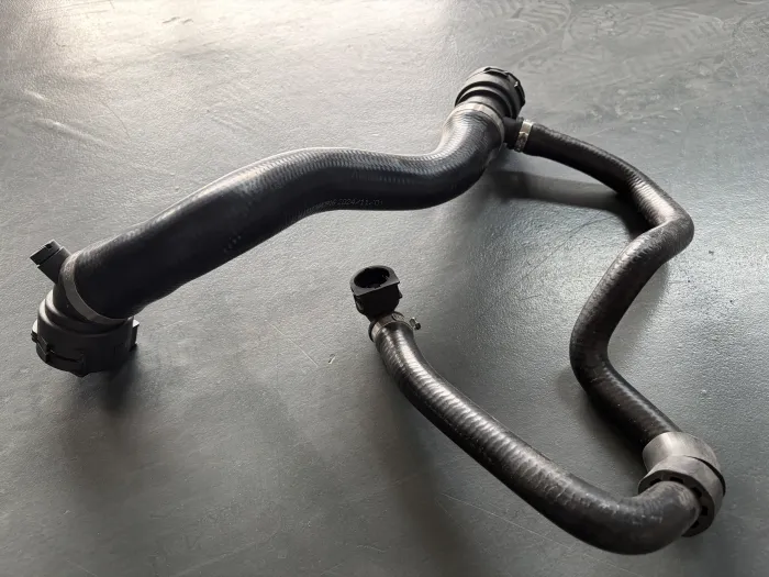 17127640916 Engine Parts Cooling Water Pipe for BMW 5 Touring (F11)