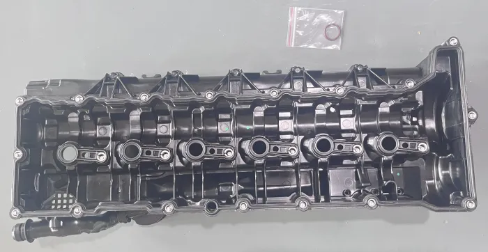 11128510234 Engine Parts Engine Valve Cover for BMW X6 (E71, E72), X5 (E70), 7 (F01, F02, F03, F04), 5 Touring (F11)