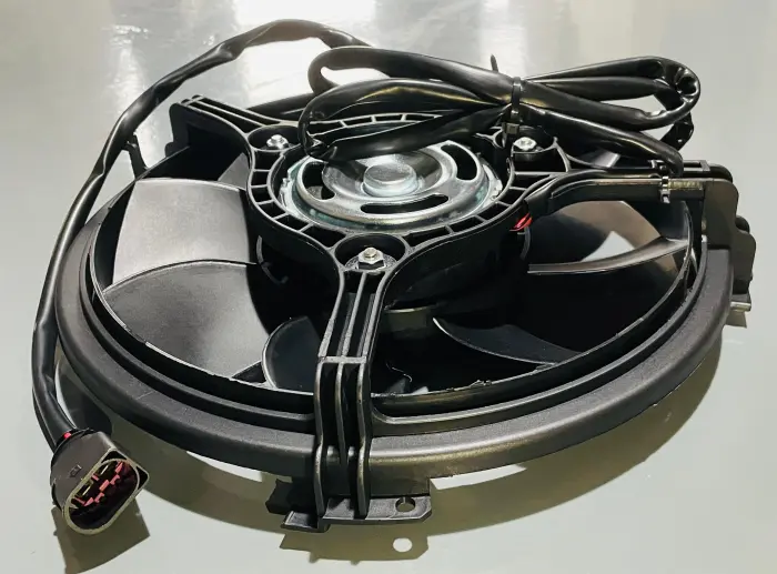 8D0959455R Engine Parts Radiator Fan for AUDI A6, VW PASSAT