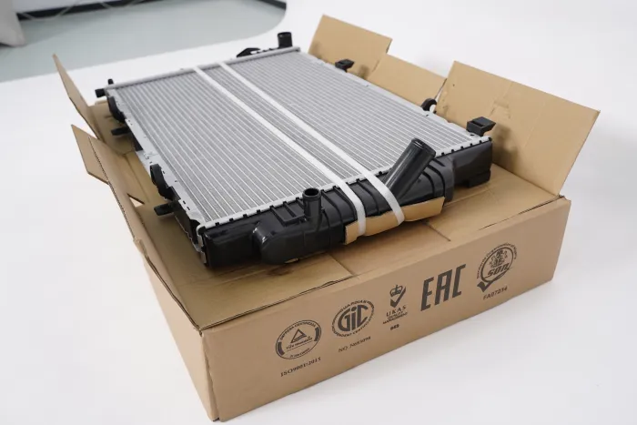2025008203 Engine Parts Radiator for MERCEDES-BENZ CLK (C208)
