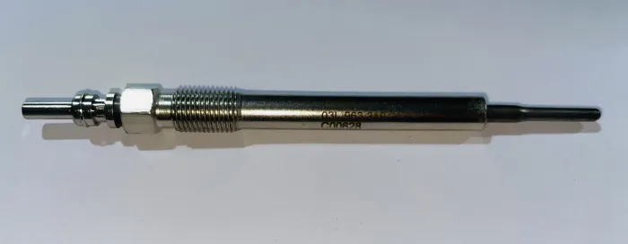 03L963319 Engine Parts Glow Plug for AUDI Q2, PORSCHE PANAMERA, VW GOLF, BENTLEY BENTAYGA (4V1), SEAT IBIZA IV ST (6J8, 6P8), IBIZA Mk IV ST (6J8, 6P8), SKODA RAPID (NH3, NK3, NK6)