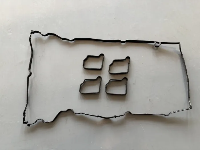 2710161221 Engine Parts Valve Cover Gasket for MERCEDES-BENZ C-CLASS (W204), SLK (R172), E-CLASS Coupe (C207)