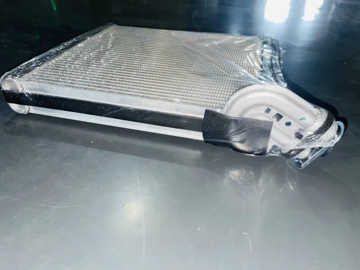 8850126211 Air Conditioning Evaporator for TOYOTA RAV 4 IV (_A4_), RAV 4 IV VAN (_A4_), ALTIS Saloon (_E15_), AURIS (_E15_), RAV 4 / VANGUARD III (_A3_), HIACE V Van (TRH2__, KDH2__, LH2__, GDH2__), AURIS Hatchback Van (_E15_), HIACE / COMMUTER V Bus