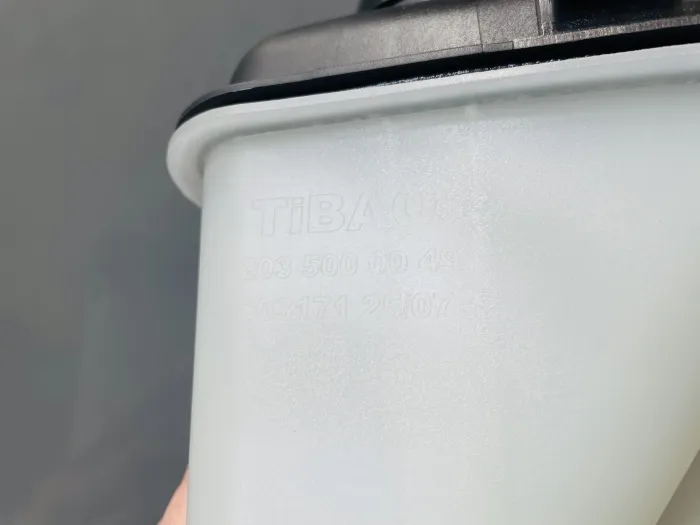 2035000049 Engine Parts Expansion Tank for MERCEDES-BENZ CLC-CLASS (CL203), CLK (C209), C-CLASS (W203)
