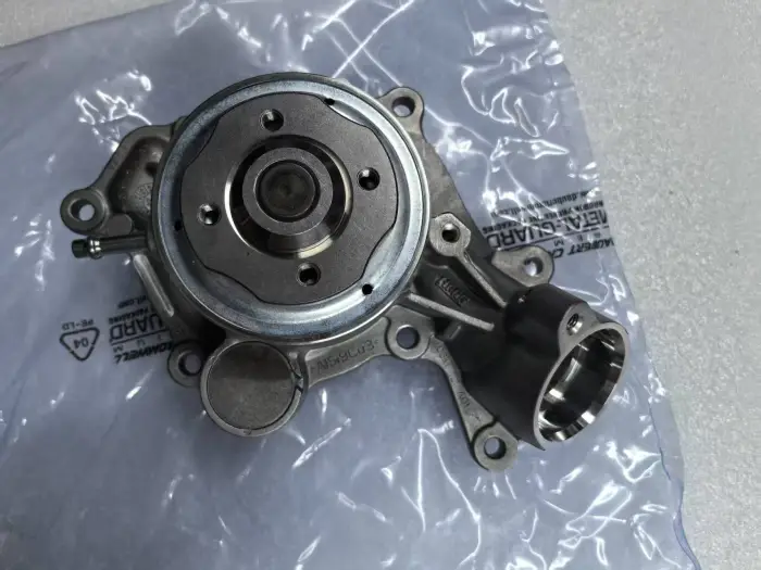 06M121013D Water Pump for AUDI A5, PORSCHE CAYENNE, VW TOUAREG, BENTLEY BENTAYGA (4V1)