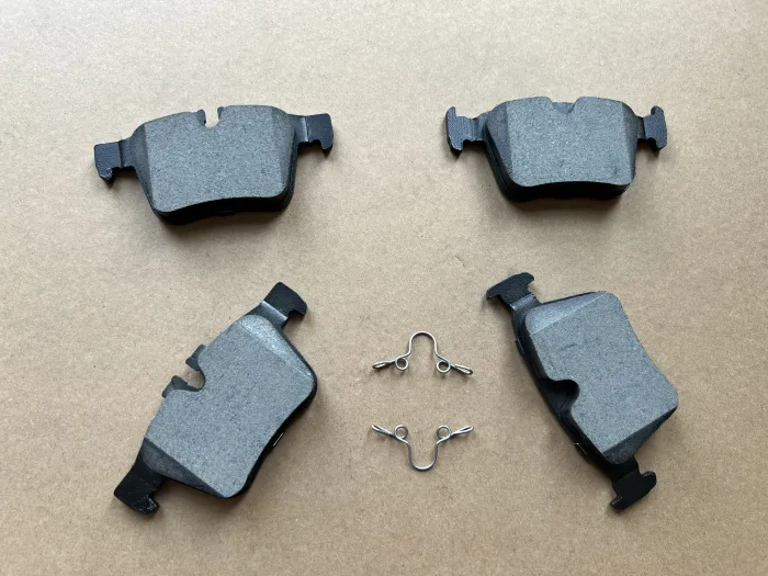 LR061385 Brake Pads for JAGUAR XF SPORTBRAKE (X260), LAND ROVER DISCOVERY SPORT (L550), POLESTAR POLESTAR 2 (P), VOLVO XC60 II (246), XC60 II SUV (246)