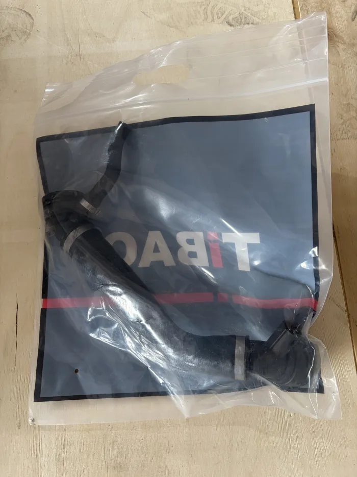 17127576358 Engine Parts Cooling Water Pipe for BMW X6 (E71, E72), X5 (E70)