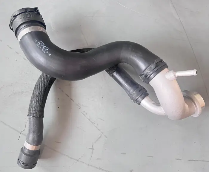 17127576354 Engine Parts Cooling Water Pipe for BMW X6 (E71, E72), X5 (E70)