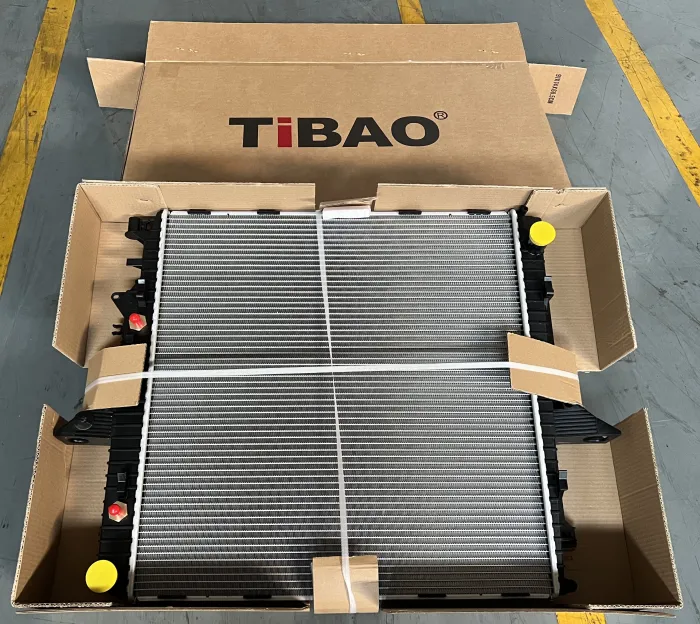 PCC500040 Engine Parts Radiator for LAND ROVER DISCOVERY III (L319), RANGE ROVER SPORT I (L320)