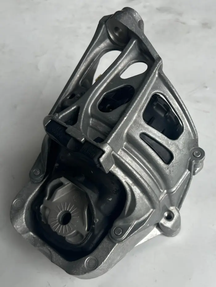 4M0199371M Engine Parts Engine Mount for AUDI Q5 (FYB, FYG)