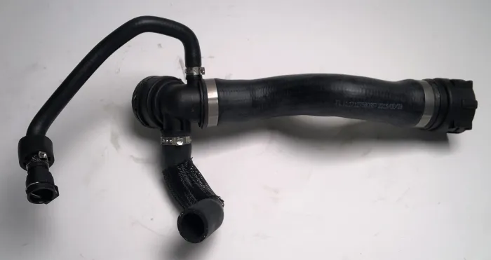 17127580957 Engine Parts Cooling Water Pipe for BMW 5 (F10), 6 Coupe (F13), 7 (F01, F02, F03, F04)