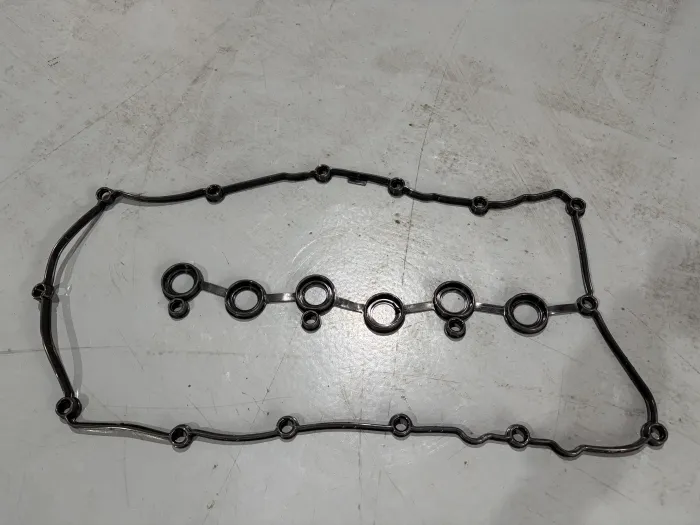 03H103483C Engine Parts Valve Cover Gasket for AUDI Q7, VW CC, SKODA SUPERB II (3T4)