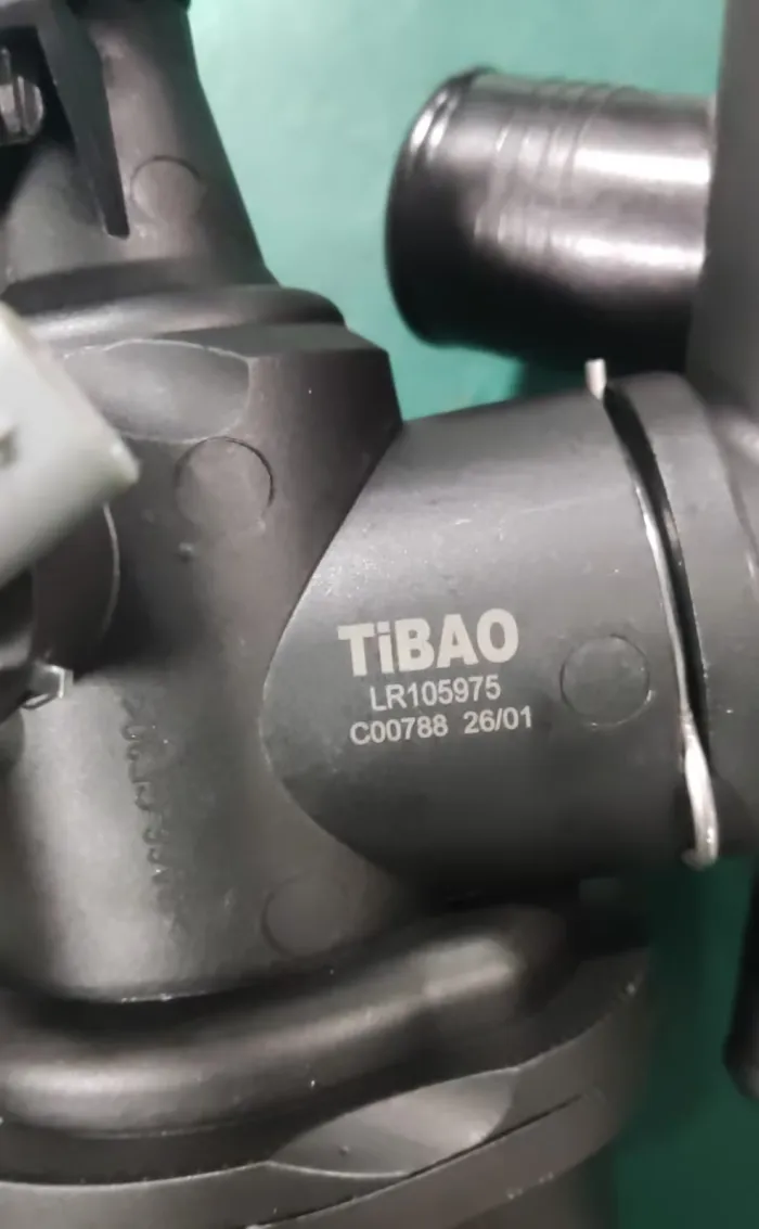 LR105975 Engine Parts Thermostat for 