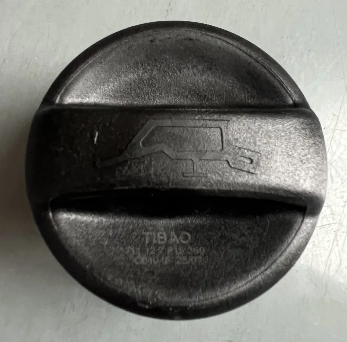 11127615369 Engine Parts Oil Filler Cap for BMW 1 Series, CITROËN C5 X (ND_, NC_), DS DS 4 II (F_, FB_, F3_), MINI MINI Convertible (R57), OPEL ASTRA L (O5), PEUGEOT 308 III (FB_, FH_, FP_, F3_), VAUXHALL ASTRA Mk VIII (L)
