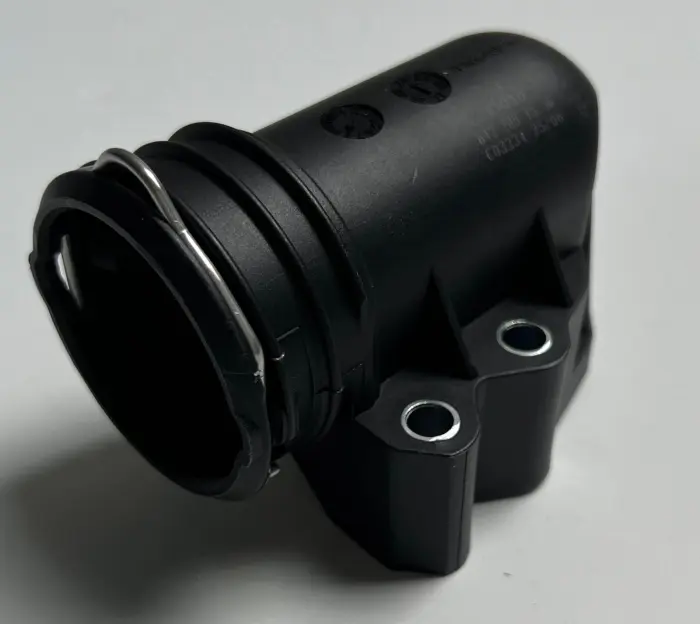 6422001556 Engine Parts Pipe Connector for 