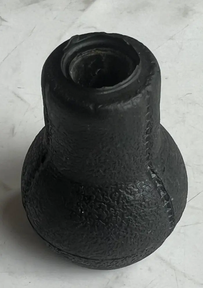 191711141B Gear Shift Knob for VW PASSAT B3/B4 Estate (3A5, 35I), CORRADO (53I), POLO II (86C, 80), GOLF I Cabriolet (155), JETTA II (19E, 1G2, 165), SCIROCCO (53), CADDY I (14), CARIBE I (17), ATLANTIC I (16)