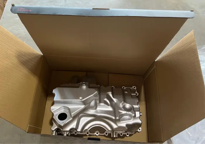 11137618512 Детали двигателя Масляный поддон для BMW 2 Coupe (F22, F87), 1 (F21), 5 Touring (F11), X1 (E84), 4 Coupe (F32, F82), 3 (F30, F80), Z4 Roadster (E89)