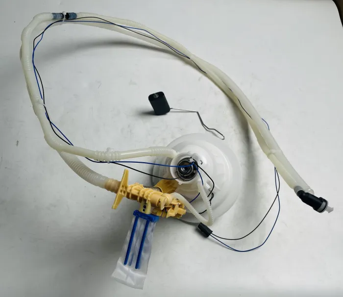 1644700290 Engine Parts Fuel Filter for AUDI TT, BMW X6, MERCEDES-BENZ V-CLASS, PORSCHE Cayenne, VW BORA