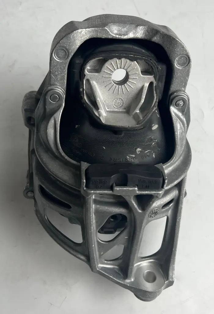 4M0199371M Engine Parts Engine Mount for AUDI Q5 (FYB, FYG)