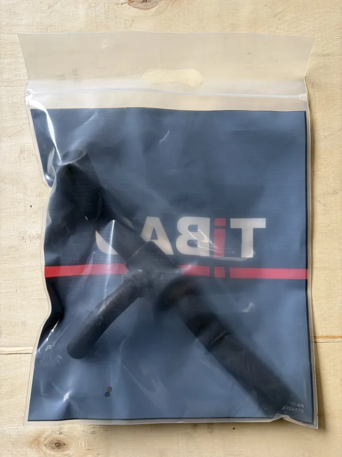 068121053P Engine Parts Cooling Water Pipe for VW JETTA II (19E, 1G2, 165), GOLF II Van (19E, 1G1), PASSAT B3/B4 Estate (3A5, 35I), CARAT B2 (32B), ATLANTIC I (16)