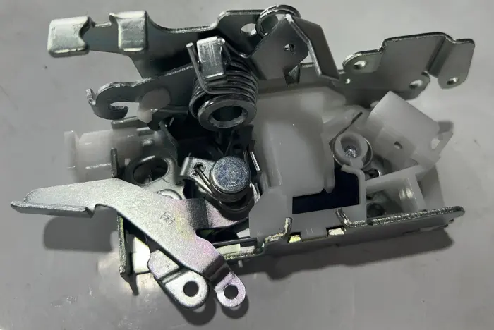 9017201135 Door Lock Actuator for MERCEDES-BENZ SPRINTER 2-t Platform/Chassis (B901, B902), UNIMOG, V-CLASS (638/2), VITO Bus (W638), E-CLASS (W124), MK, NG, 123 Break (S123)