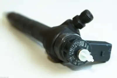 03L130277J Common Rail Fuel Injector for AUDI Q3, VW CADDY, SEAT ALHAMBRA (710, 711), SKODA SUPERB II (3T4)