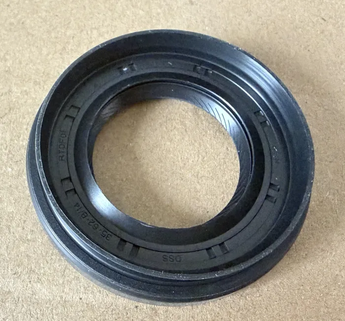 0BU321199A Engine Parts Oil Seal for 